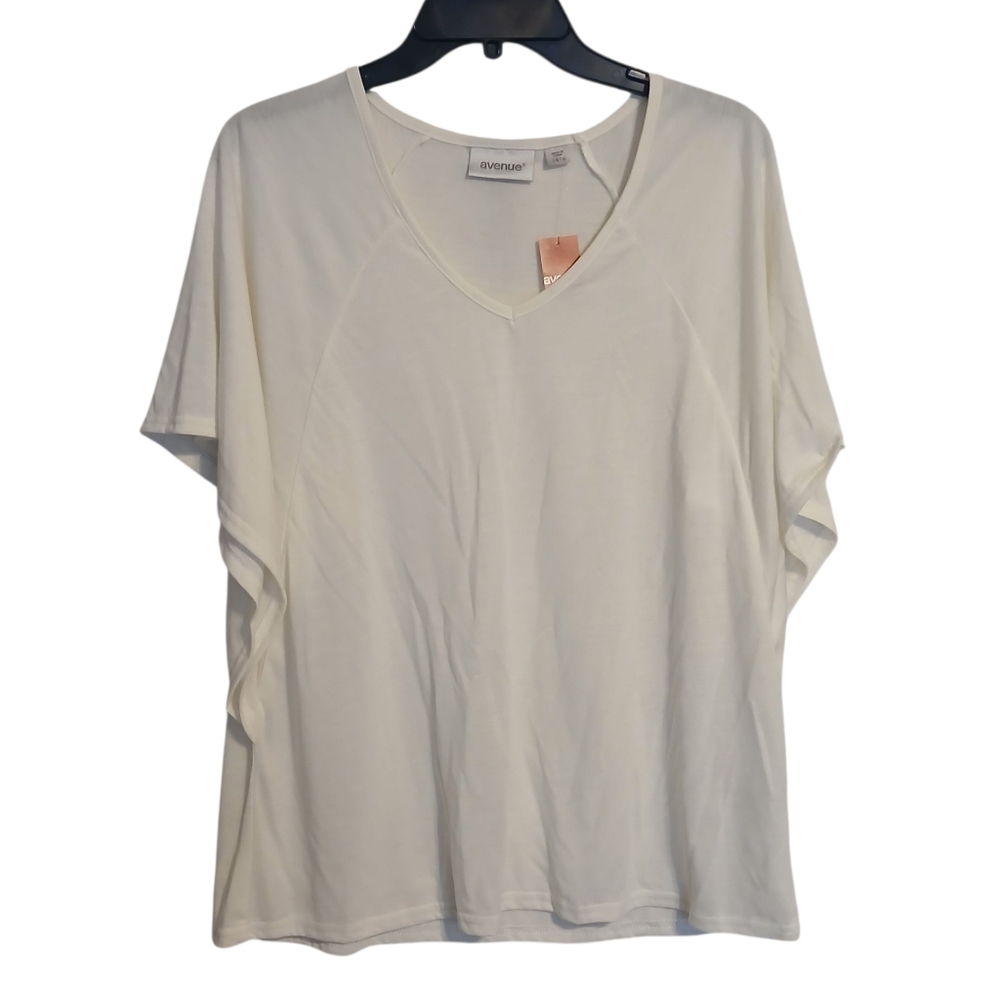 Avenue V-Neck Top Size 14/16 NWT